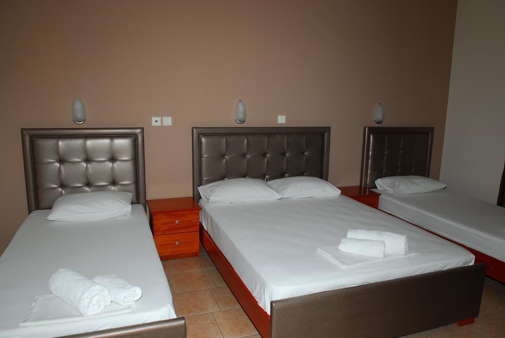 John & Eve Hotel Paralia Katerinis Ruang foto