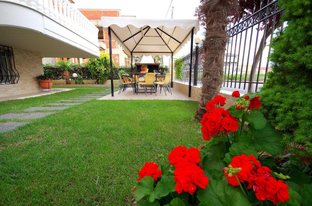 John & Eve Hotel Paralia Katerinis Bagian luar foto