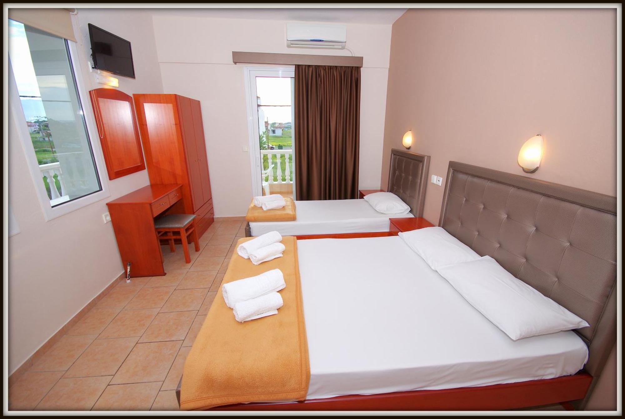 John & Eve Hotel Paralia Katerinis Bagian luar foto
