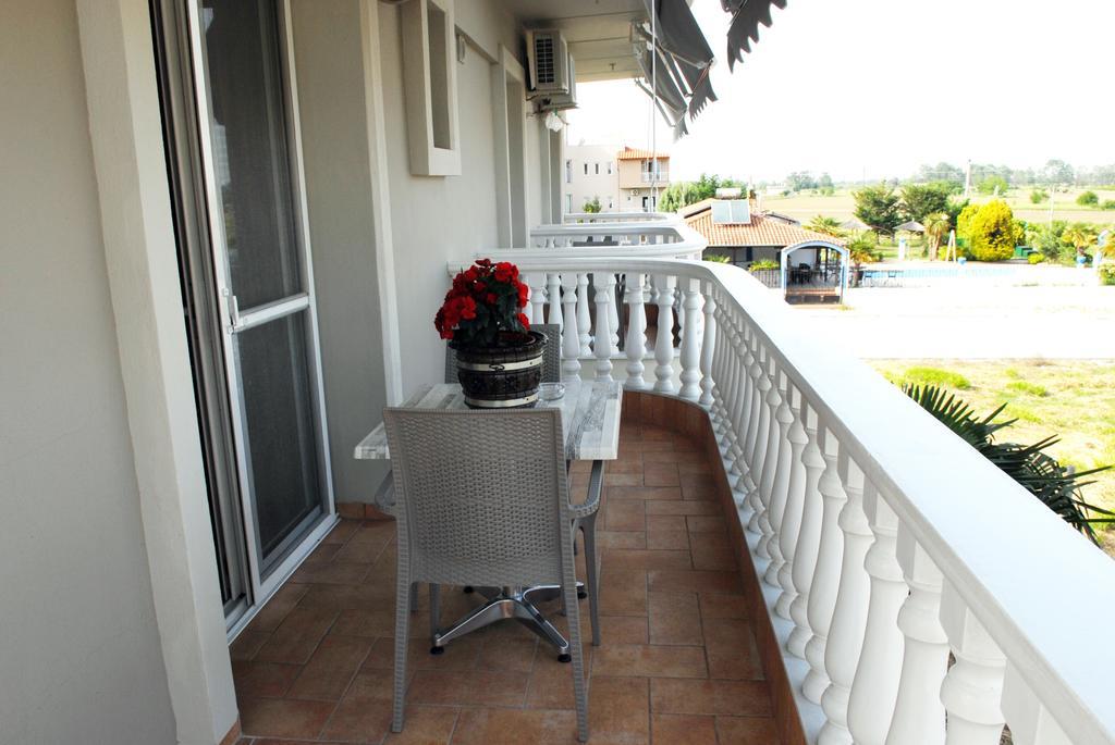 John & Eve Hotel Paralia Katerinis Bagian luar foto