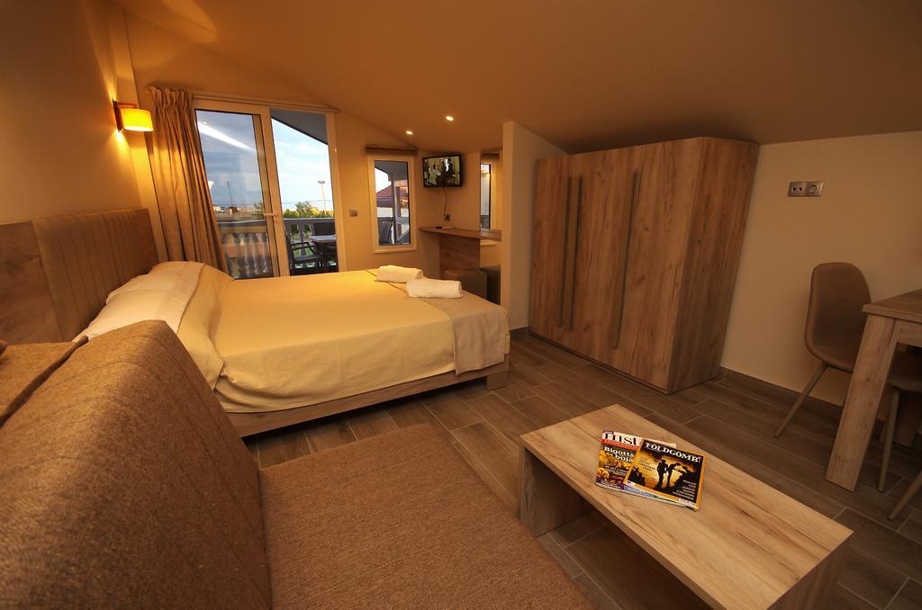 John & Eve Hotel Paralia Katerinis Bagian luar foto