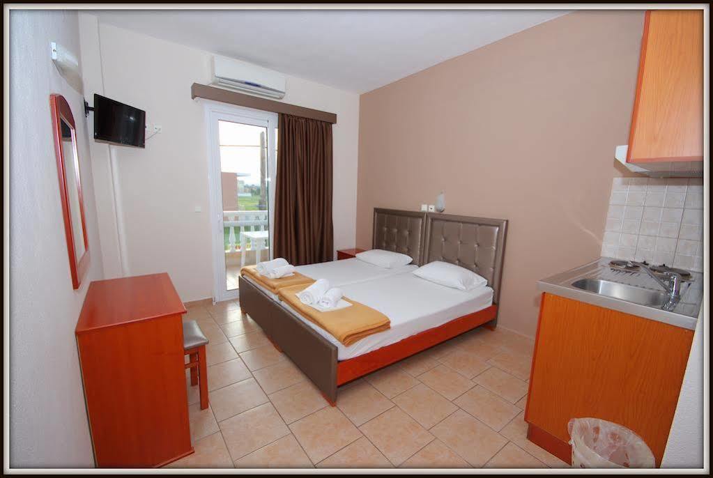 John & Eve Hotel Paralia Katerinis Bagian luar foto