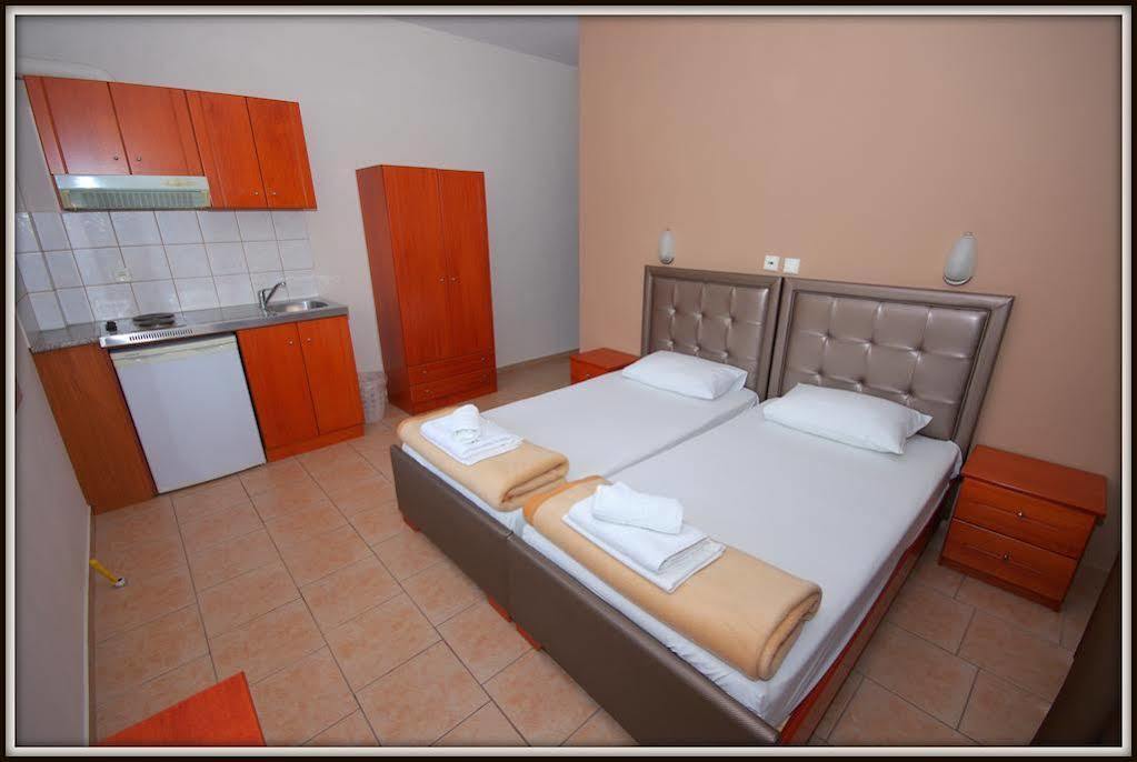 John & Eve Hotel Paralia Katerinis Bagian luar foto