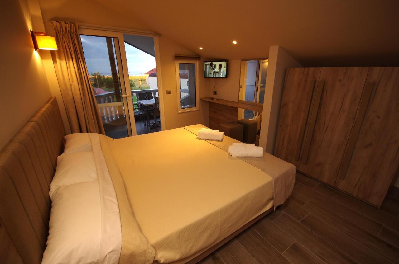 John & Eve Hotel Paralia Katerinis Bagian luar foto